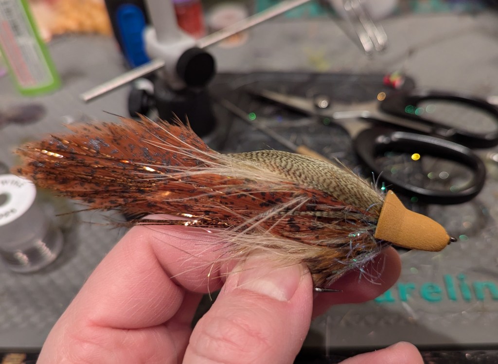 A streamer pattern with a diver-style head